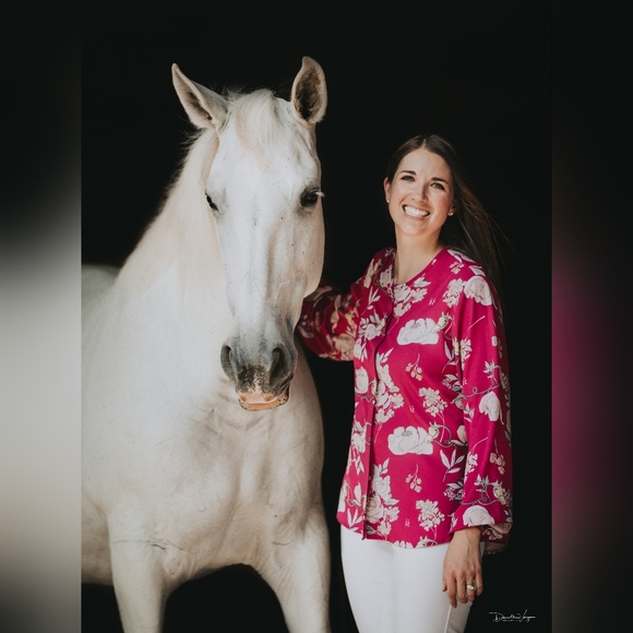 Meet your Posher, Emily - Picture 4 of 4